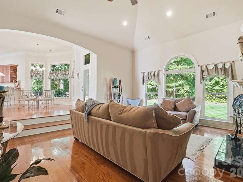 11855 Churchfield Lane, Charlotte, NC 28277.  MLS# CAR4383423, YatesRealty ID 23954. 