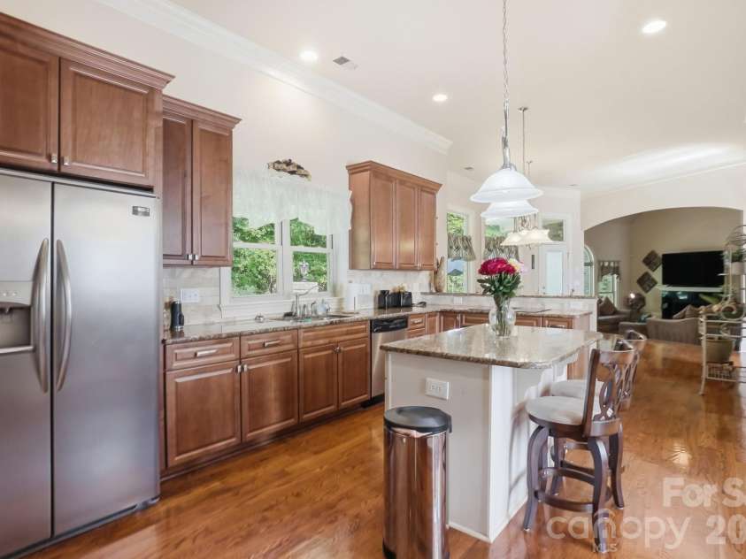 11855 Churchfield Lane, Charlotte, NC 28277.  MLS# CAR4383423, YatesRealty ID 23954. 