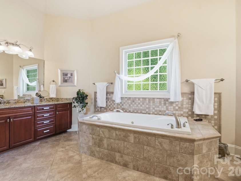 11855 Churchfield Lane, Charlotte, NC 28277.  MLS# CAR4383423, YatesRealty ID 23954. 