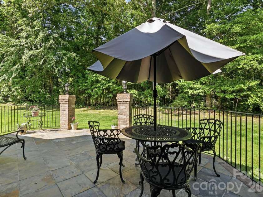 11855 Churchfield Lane, Charlotte, NC 28277.  MLS# CAR4383423, YatesRealty ID 23954. 