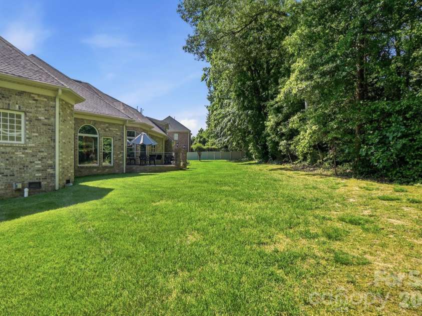 11855 Churchfield Lane, Charlotte, NC 28277.  MLS# CAR4383423, YatesRealty ID 23954. 