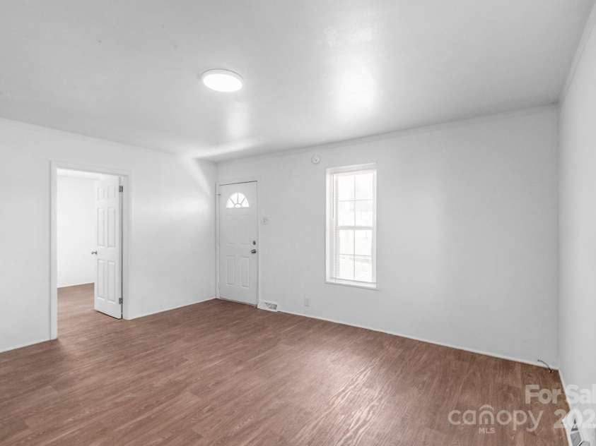 3322 York Highway, Gastonia, NC 28052.  MLS# CAR4278149, YatesRealty ID 23954. 