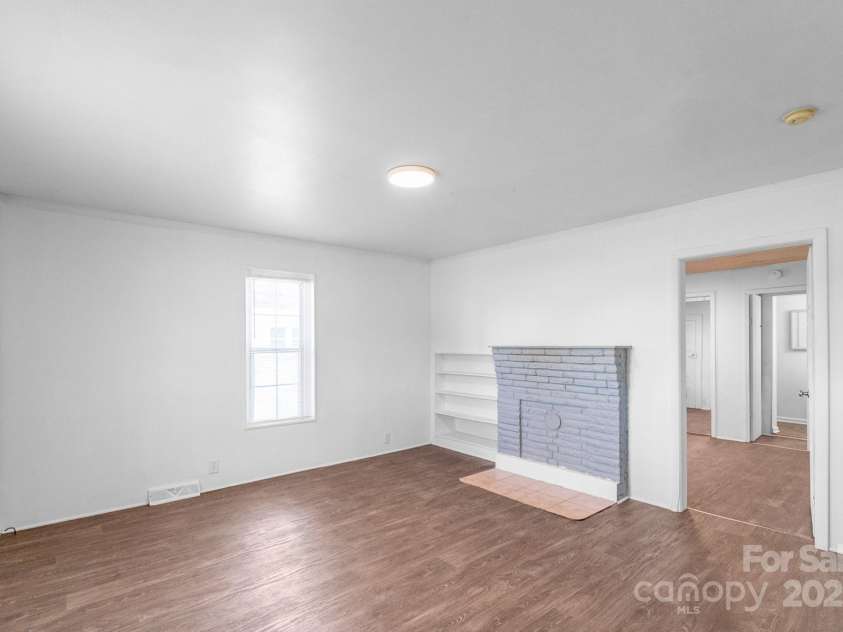 3322 York Highway, Gastonia, NC 28052.  MLS# CAR4278149, YatesRealty ID 23954. 