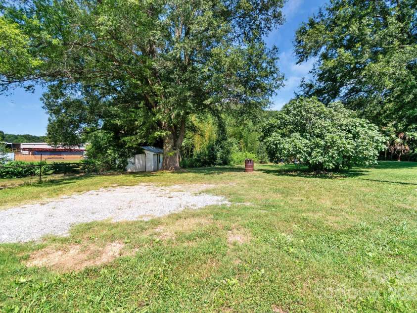 3322 York Highway, Gastonia, NC 28052.  MLS# CAR4278149, YatesRealty ID 23954. 