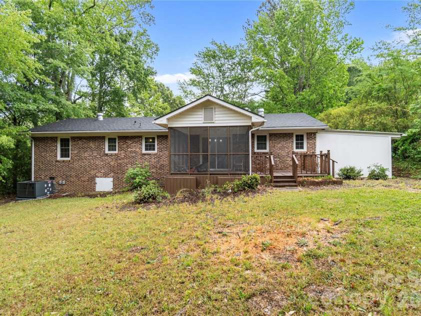 1141 Shannon Drive, Wadesboro, NC 28170.  MLS# CAR4379941, YatesRealty ID 23956. 