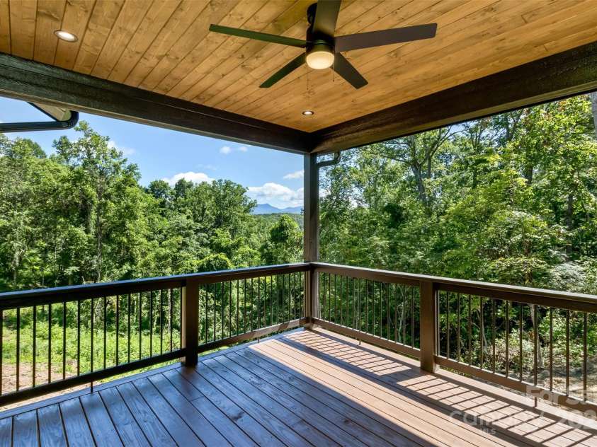 120 Gashes Creek Road, Asheville, NC 28805.  MLS# CAR4273637, YatesRealty ID 23957. Back Deck