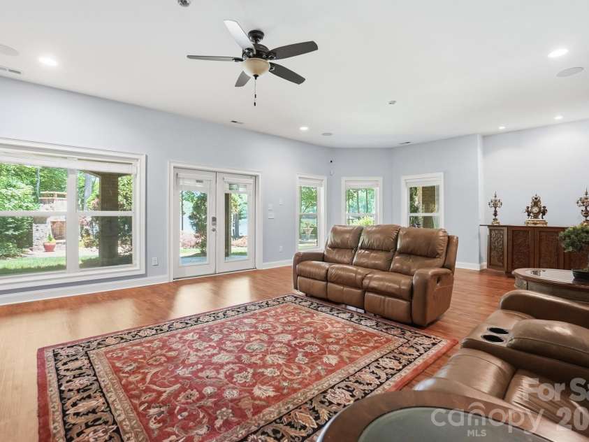 932 Thorn Ridge Lane, Clover, SC 29710.  MLS# CAR4346991, YatesRealty ID 23957. 