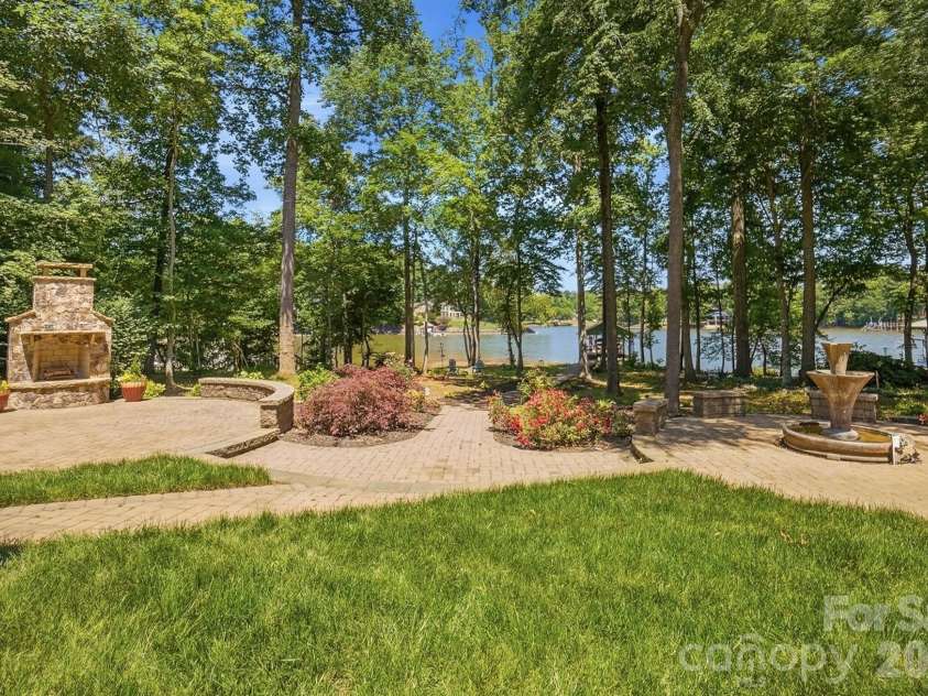 932 Thorn Ridge Lane, Clover, SC 29710.  MLS# CAR4346991, YatesRealty ID 23957. 