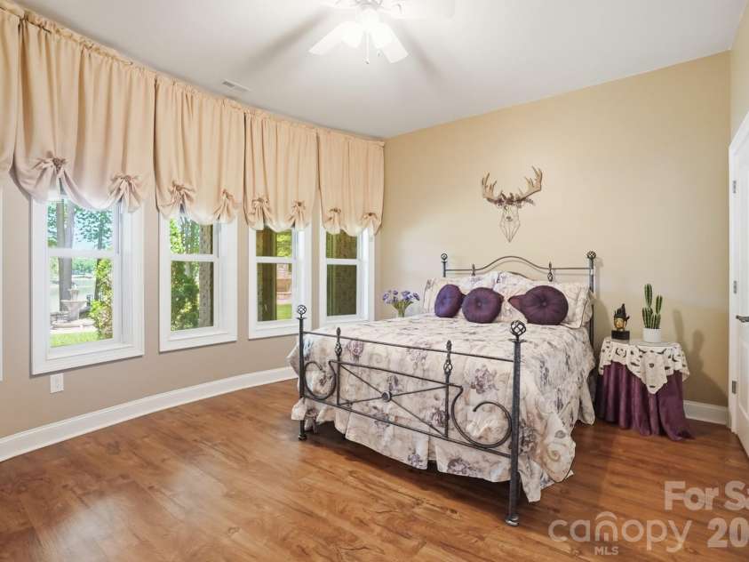 932 Thorn Ridge Lane, Clover, SC 29710.  MLS# CAR4346991, YatesRealty ID 23957. Guest suite