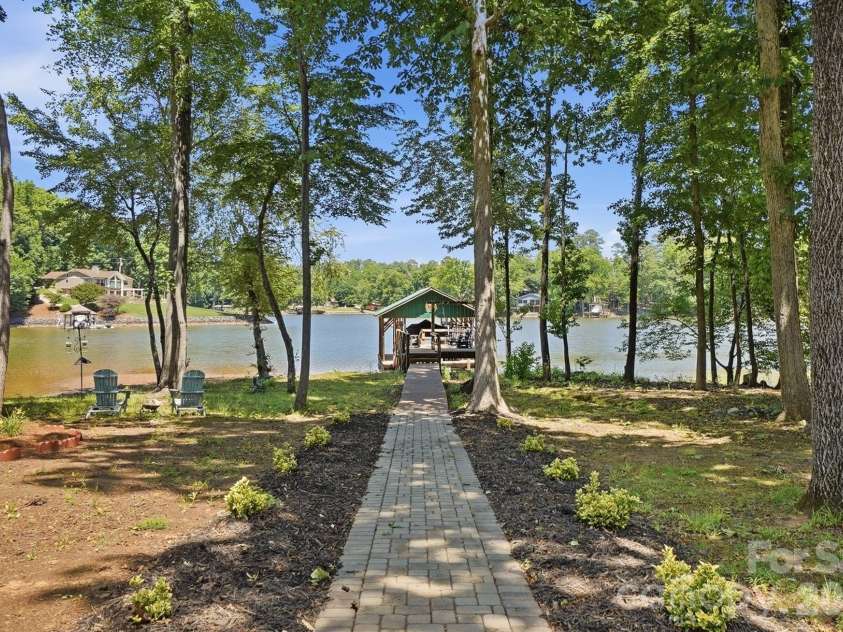 932 Thorn Ridge Lane, Clover, SC 29710.  MLS# CAR4346991, YatesRealty ID 23957. Level lot, beautiful natural shoreline
