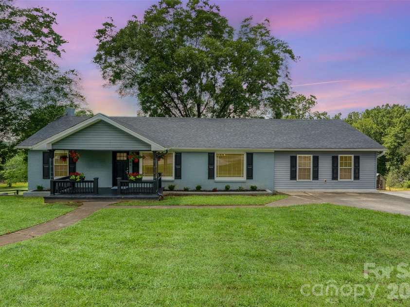1164 Bradford Mountain Road, Lenoir, NC 28645.  MLS# CAR4369026, YatesRealty ID 23958. 