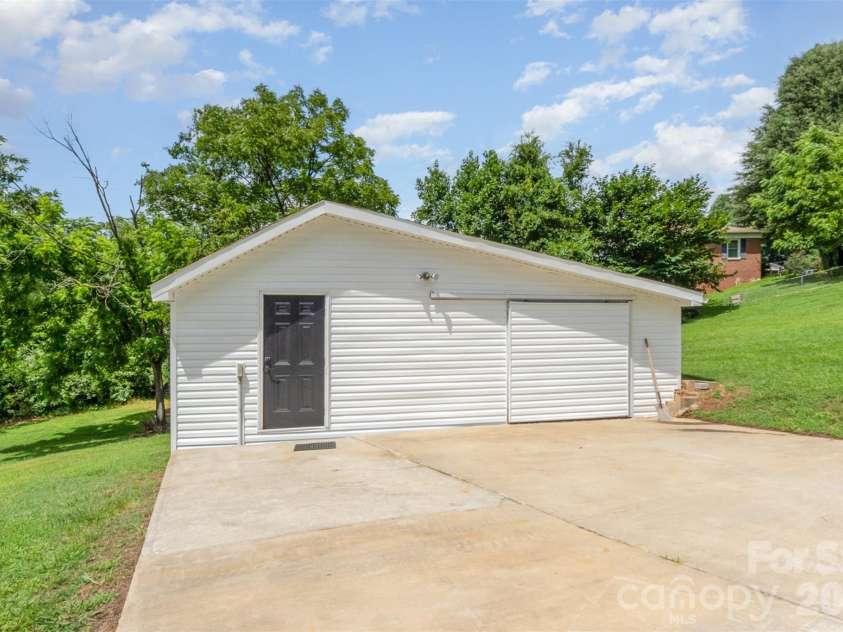 1164 Bradford Mountain Road, Lenoir, NC 28645.  MLS# CAR4369026, YatesRealty ID 23958. 