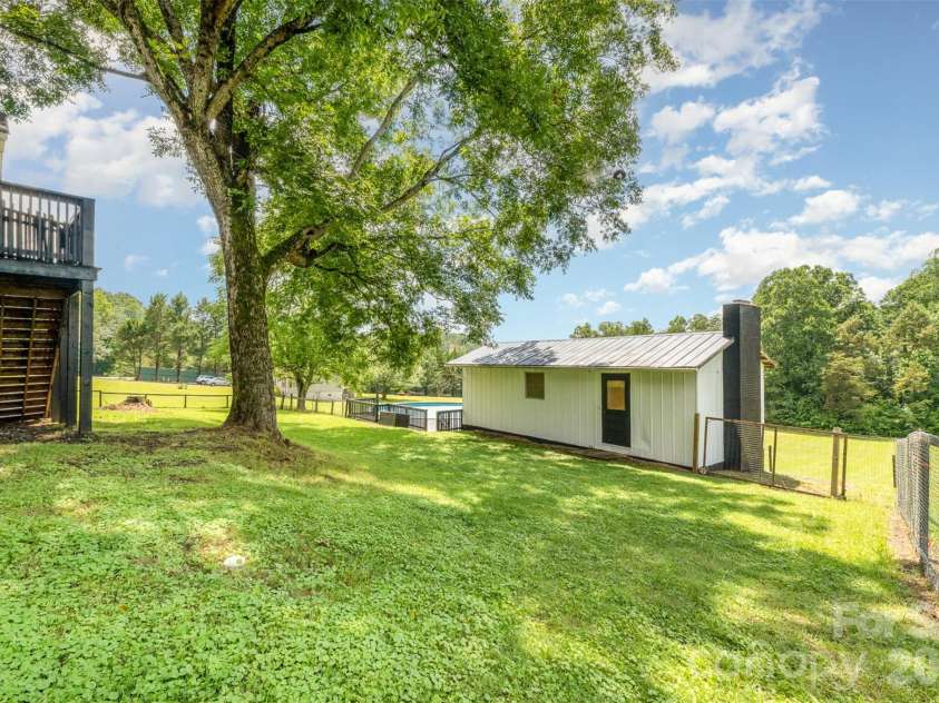 1164 Bradford Mountain Road, Lenoir, NC 28645.  MLS# CAR4369026, YatesRealty ID 23958. 