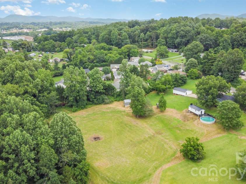 1164 Bradford Mountain Road, Lenoir, NC 28645.  MLS# CAR4369026, YatesRealty ID 23958. 