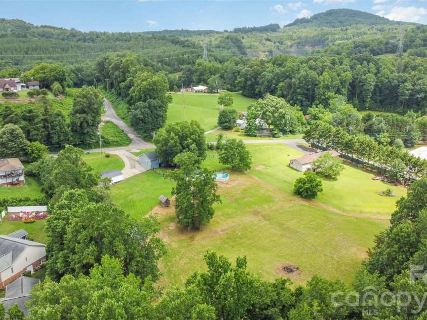1164 Bradford Mountain Road, Lenoir, NC 28645.  MLS# CAR4369026, YatesRealty ID 23958. 