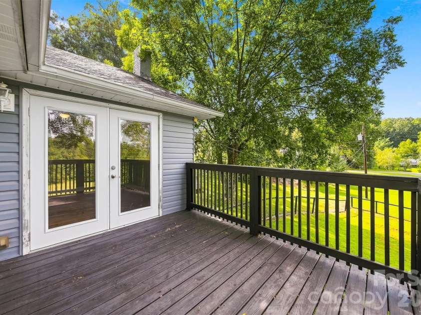 1164 Bradford Mountain Road, Lenoir, NC 28645.  MLS# CAR4413786, YatesRealty ID 23958. 