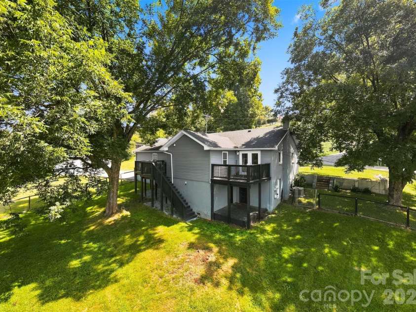 1164 Bradford Mountain Road, Lenoir, NC 28645.  MLS# CAR4413786, YatesRealty ID 23958. 