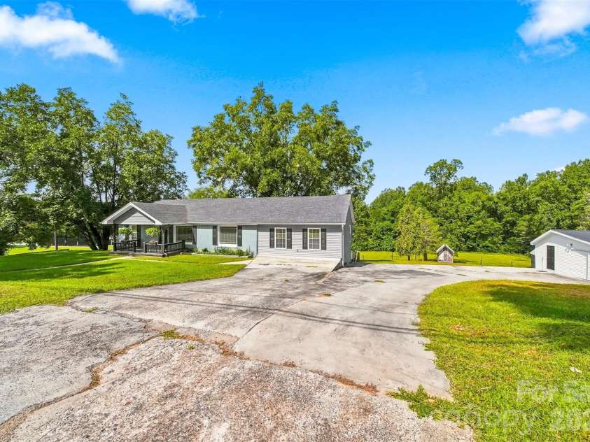 1164 Bradford Mountain Road, Lenoir, NC 28645.  MLS# CAR4413786, YatesRealty ID 23958. 