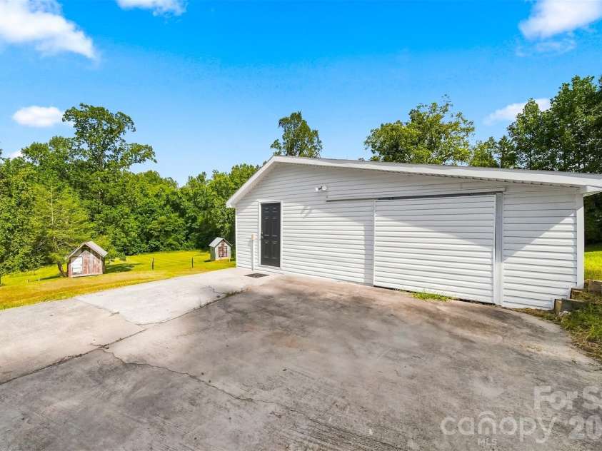 1164 Bradford Mountain Road, Lenoir, NC 28645.  MLS# CAR4413786, YatesRealty ID 23958. 