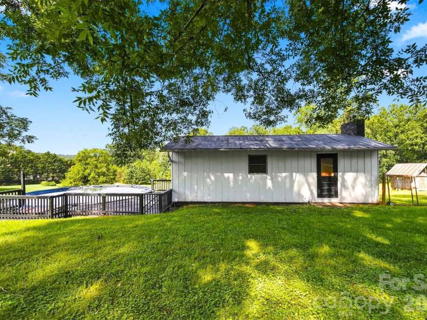 1164 Bradford Mountain Road, Lenoir, NC 28645.  MLS# CAR4413786, YatesRealty ID 23958. 