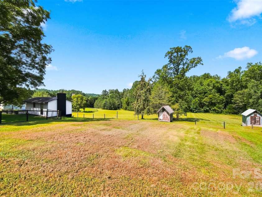 1164 Bradford Mountain Road, Lenoir, NC 28645.  MLS# CAR4413786, YatesRealty ID 23958. 