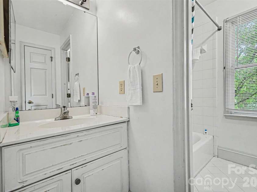 648 Landsdown Court, Fort Mill, SC 29708.  MLS# CAR4372493, YatesRealty ID 23959. 