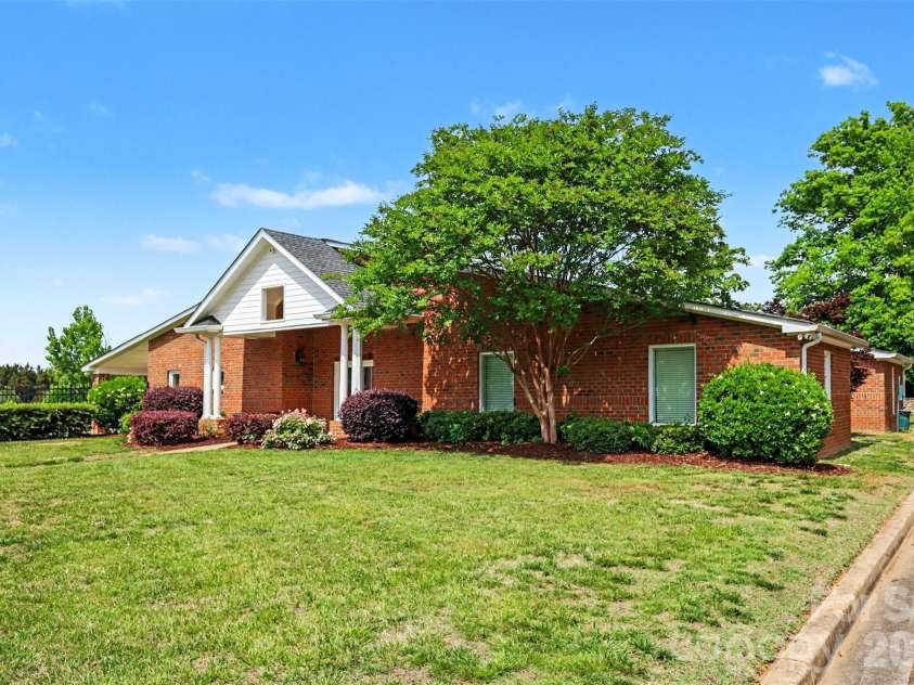 648 Landsdown Court, Fort Mill, SC 29708.  MLS# CAR4372493, YatesRealty ID 23959. 