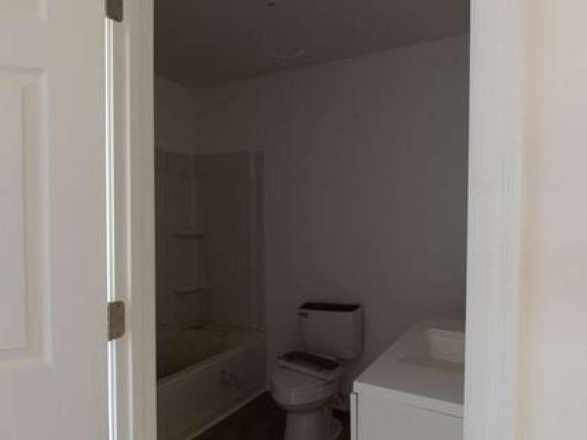 637 Front Street, Statesville, NC 28677.  MLS# CAR4203558, YatesRealty ID 2396. 