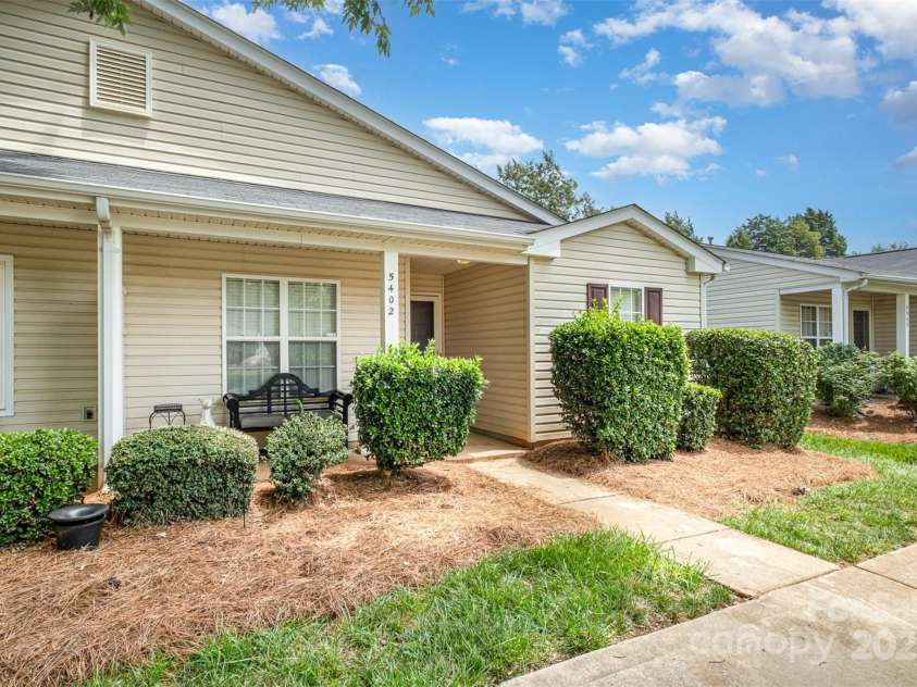5402 Harris Cove Drive, Charlotte, NC 28269.  MLS# CAR4258318, YatesRealty ID 23960. 