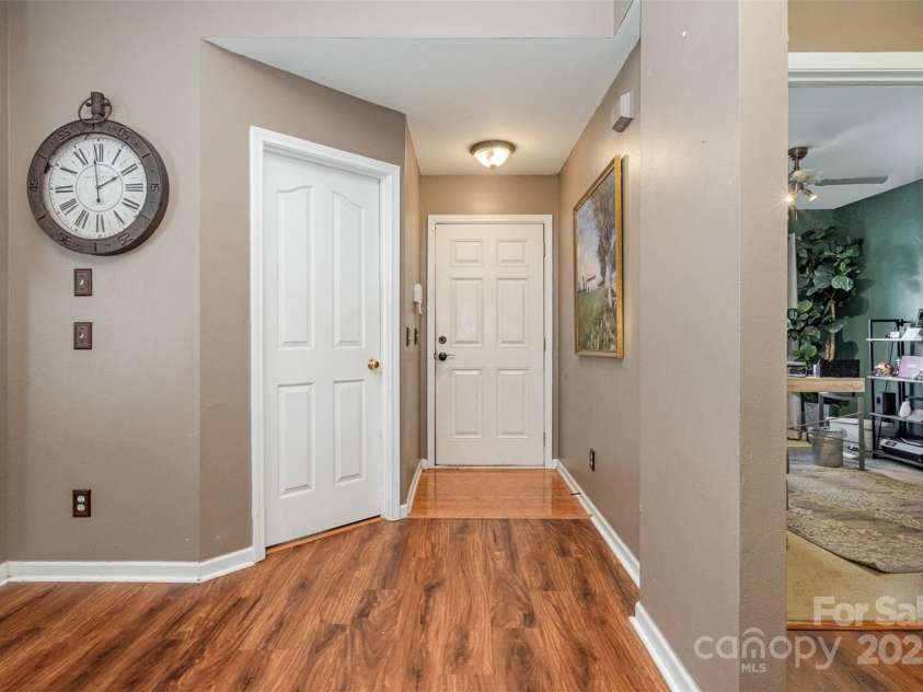 5402 Harris Cove Drive, Charlotte, NC 28269.  MLS# CAR4258318, YatesRealty ID 23960. 