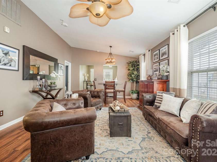 5402 Harris Cove Drive, Charlotte, NC 28269.  MLS# CAR4258318, YatesRealty ID 23960. 