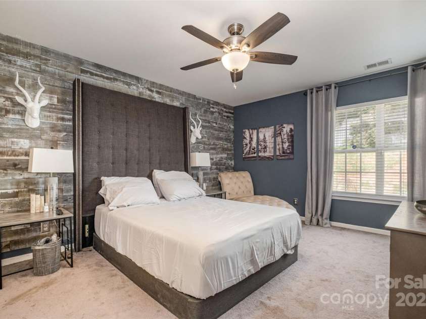 5402 Harris Cove Drive, Charlotte, NC 28269.  MLS# CAR4258318, YatesRealty ID 23960. 