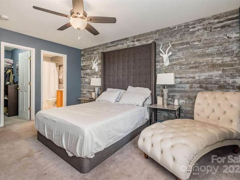 5402 Harris Cove Drive, Charlotte, NC 28269.  MLS# CAR4258318, YatesRealty ID 23960. 