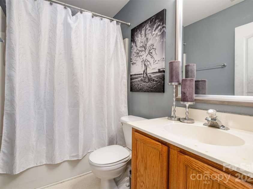5402 Harris Cove Drive, Charlotte, NC 28269.  MLS# CAR4258318, YatesRealty ID 23960. 
