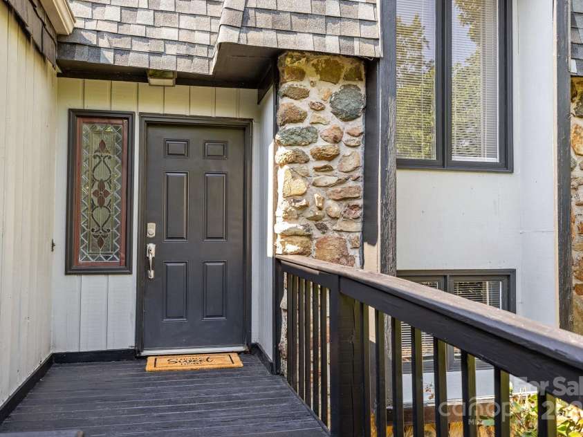 4208 Burning Tree Drive, Charlotte, NC 28277.  MLS# CAR4275268, YatesRealty ID 23961. 