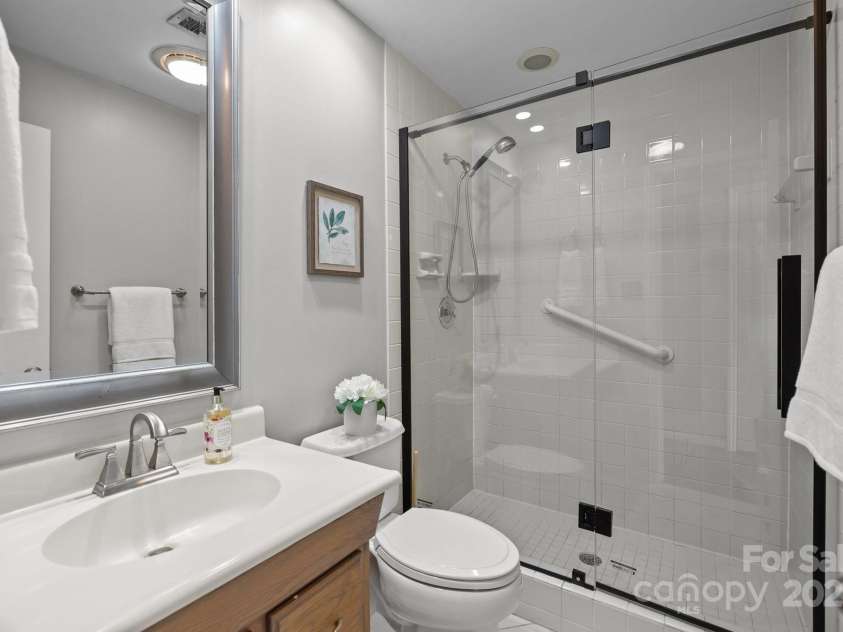 4208 Burning Tree Drive, Charlotte, NC 28277.  MLS# CAR4275268, YatesRealty ID 23961. 