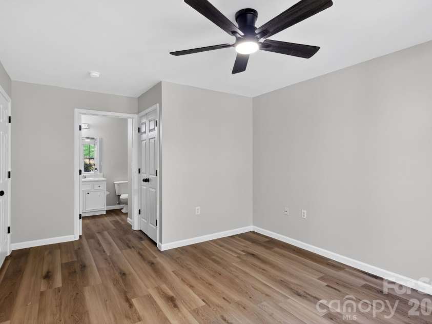 50 Pebble Beach Cove, Bluffton, SC 29910.  MLS# CAR4373983, YatesRealty ID 23961. 