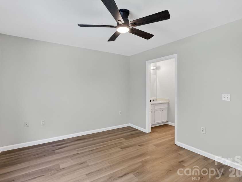 50 Pebble Beach Cove, Bluffton, SC 29910.  MLS# CAR4373983, YatesRealty ID 23961. 