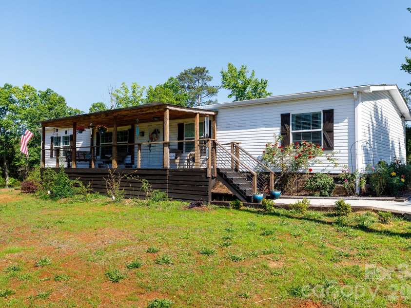 1283 Countryside Drive, Blackstock, SC 29014.  MLS# CAR4383745, YatesRealty ID 23962. 