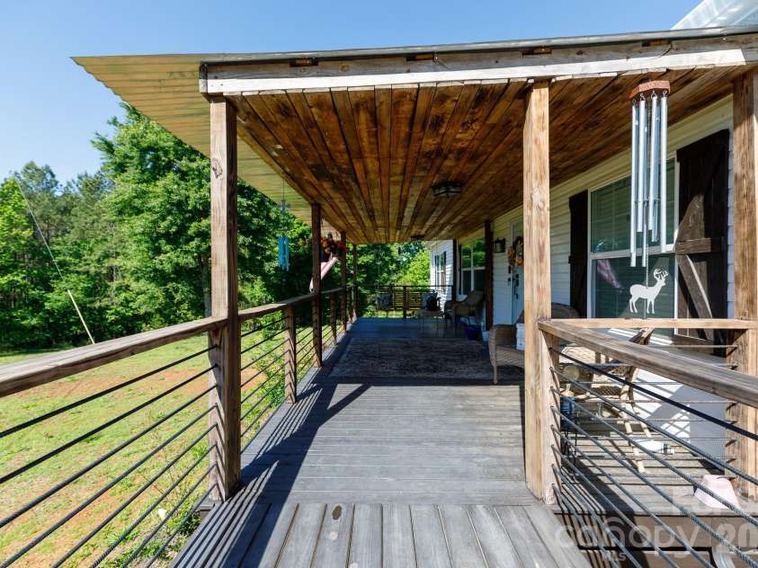 1283 Countryside Drive, Blackstock, SC 29014.  MLS# CAR4383745, YatesRealty ID 23962. 