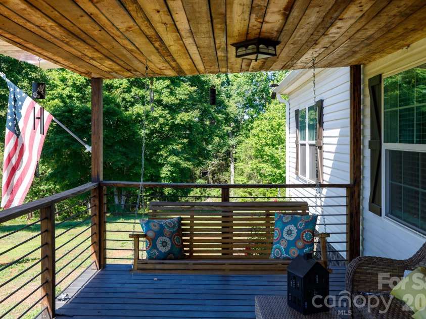 1283 Countryside Drive, Blackstock, SC 29014.  MLS# CAR4383745, YatesRealty ID 23962. 