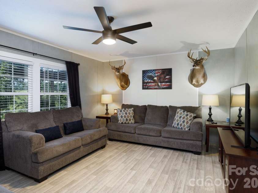 1283 Countryside Drive, Blackstock, SC 29014.  MLS# CAR4383745, YatesRealty ID 23962. 