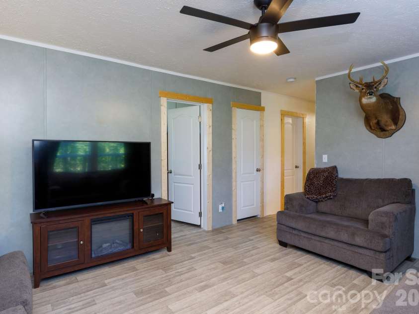 1283 Countryside Drive, Blackstock, SC 29014.  MLS# CAR4383745, YatesRealty ID 23962. 