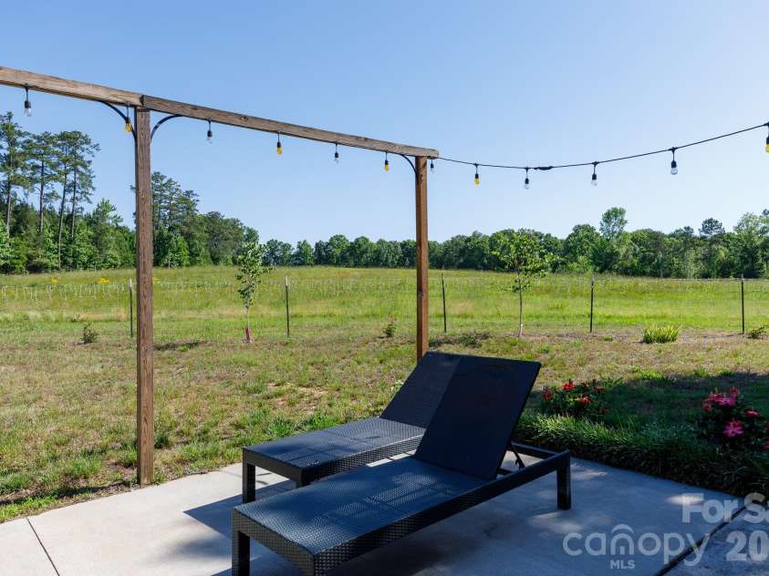 1283 Countryside Drive, Blackstock, SC 29014.  MLS# CAR4383745, YatesRealty ID 23962. 