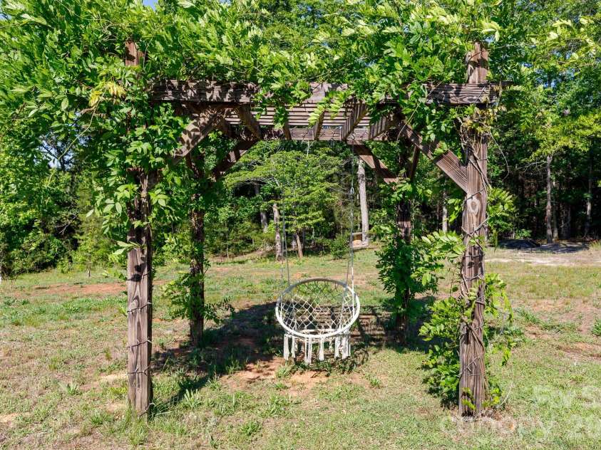 1283 Countryside Drive, Blackstock, SC 29014.  MLS# CAR4383745, YatesRealty ID 23962. 