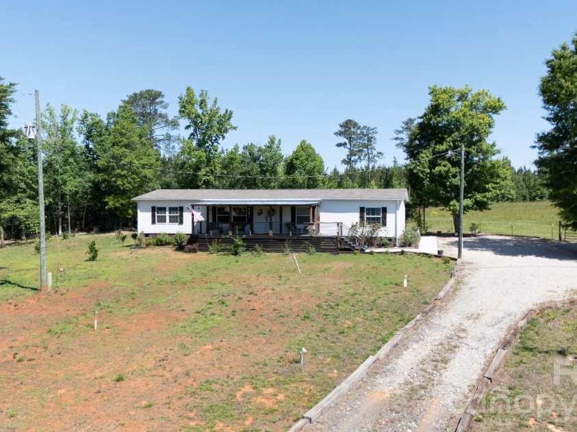 1283 Countryside Drive, Blackstock, SC 29014.  MLS# CAR4383745, YatesRealty ID 23962. 