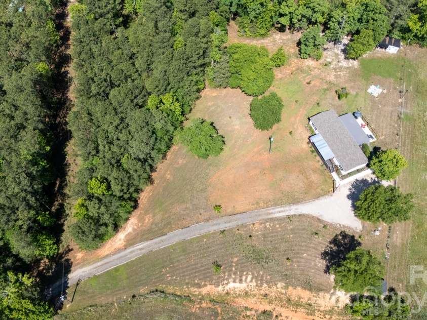 1283 Countryside Drive, Blackstock, SC 29014.  MLS# CAR4383745, YatesRealty ID 23962. 