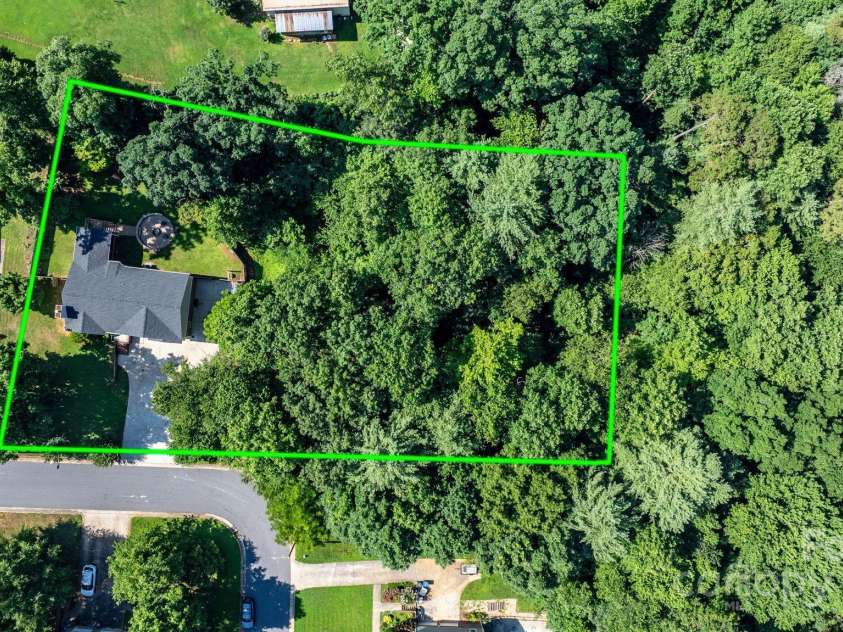 13 Fox Ridge Drive, Granite Falls, NC 28630.  MLS# CAR4276822, YatesRealty ID 23962. 