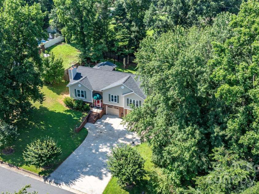13 Fox Ridge Drive, Granite Falls, NC 28630.  MLS# CAR4276822, YatesRealty ID 23962. 