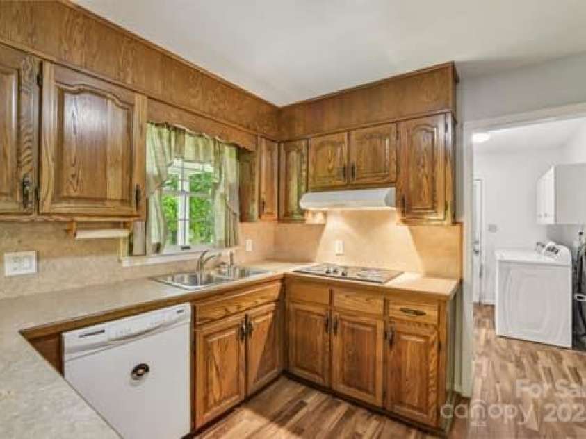 125 Merrill Road, Fletcher, NC 28732.  MLS# CAR4263727, YatesRealty ID 23963. 